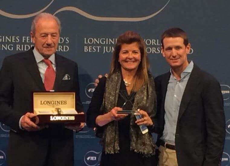 Azur a reçu le prix pour le meilleur cheval du monde